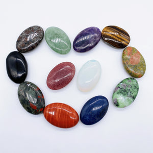 1pc Oval Natural Crystal Palm Stone