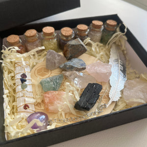 Wholesale - 19 Piece Raw Crystal Boxed Set (10 pack)